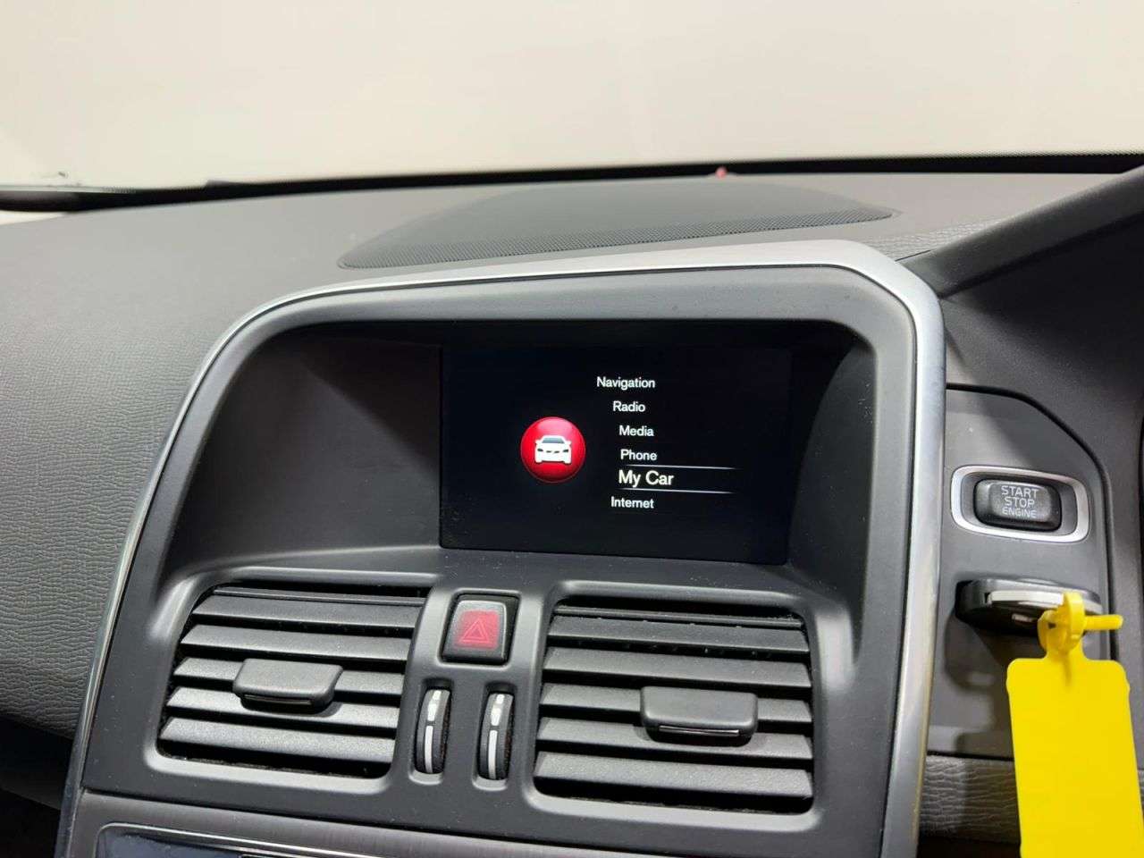 2015 VOLVO XC60 2015 VOLVO XC60