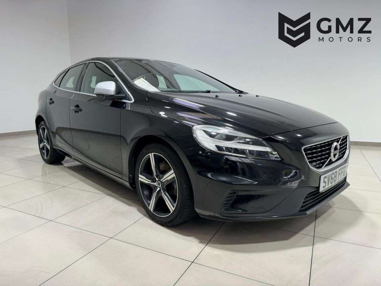A 2018 VOLVO V40 2.0 T2 GPF R-Design Hatchback 5dr Petrol Manual Euro 6 (s/s) (122 ps) NATIO A 2018 VOLVO V40 2.0 T2 GPF R-Design Hatchback 5dr Petrol Manual Euro 6 (s/s) (122 ps) NATIO