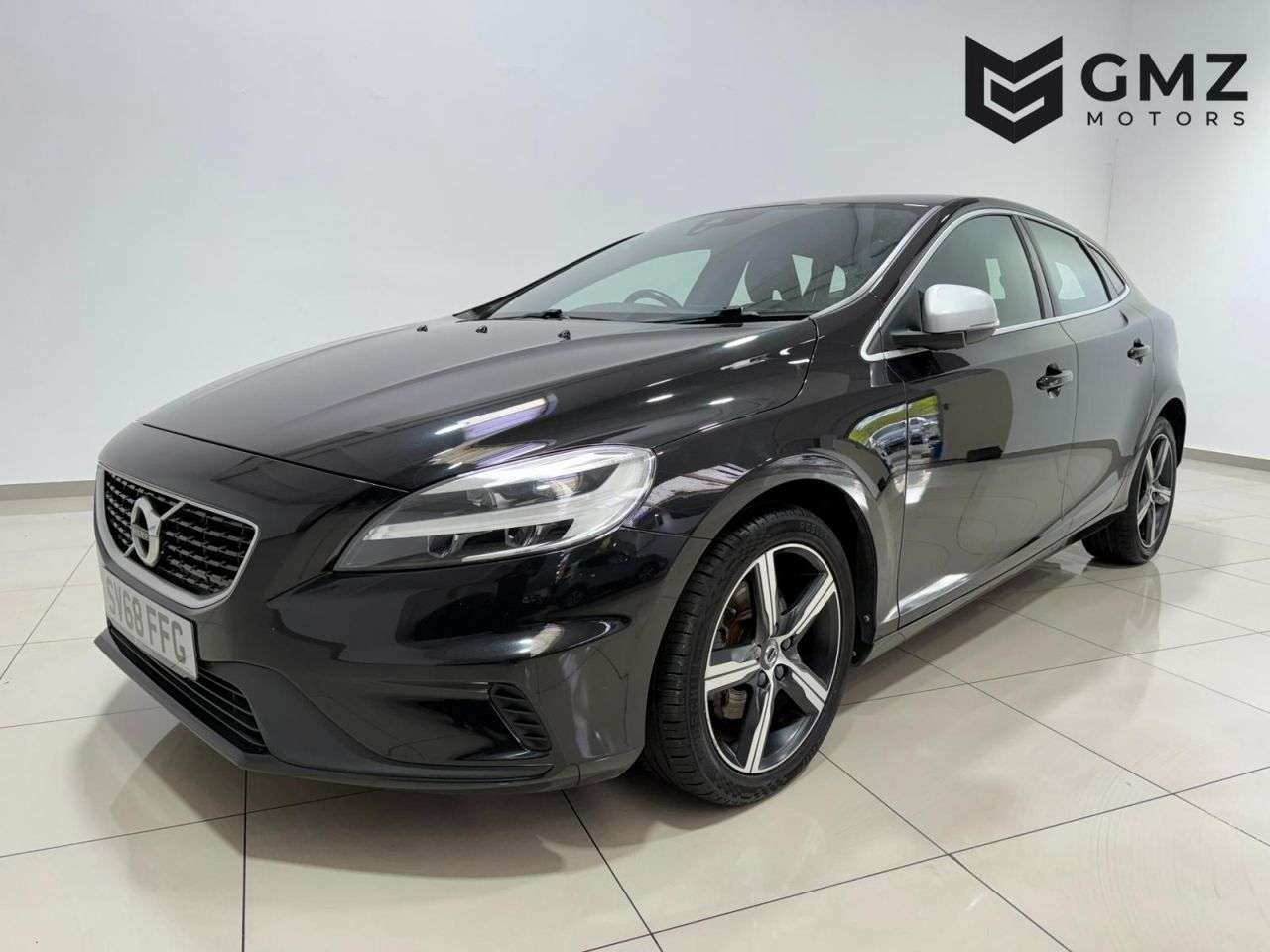 A 2018 VOLVO V40 2.0 T2 GPF R-Design Hatchback 5dr Petrol Manual Euro 6 (s/s) (122 ps) NATIO A 2018 VOLVO V40 2.0 T2 GPF R-Design Hatchback 5dr Petrol Manual Euro 6 (s/s) (122 ps) NATIO