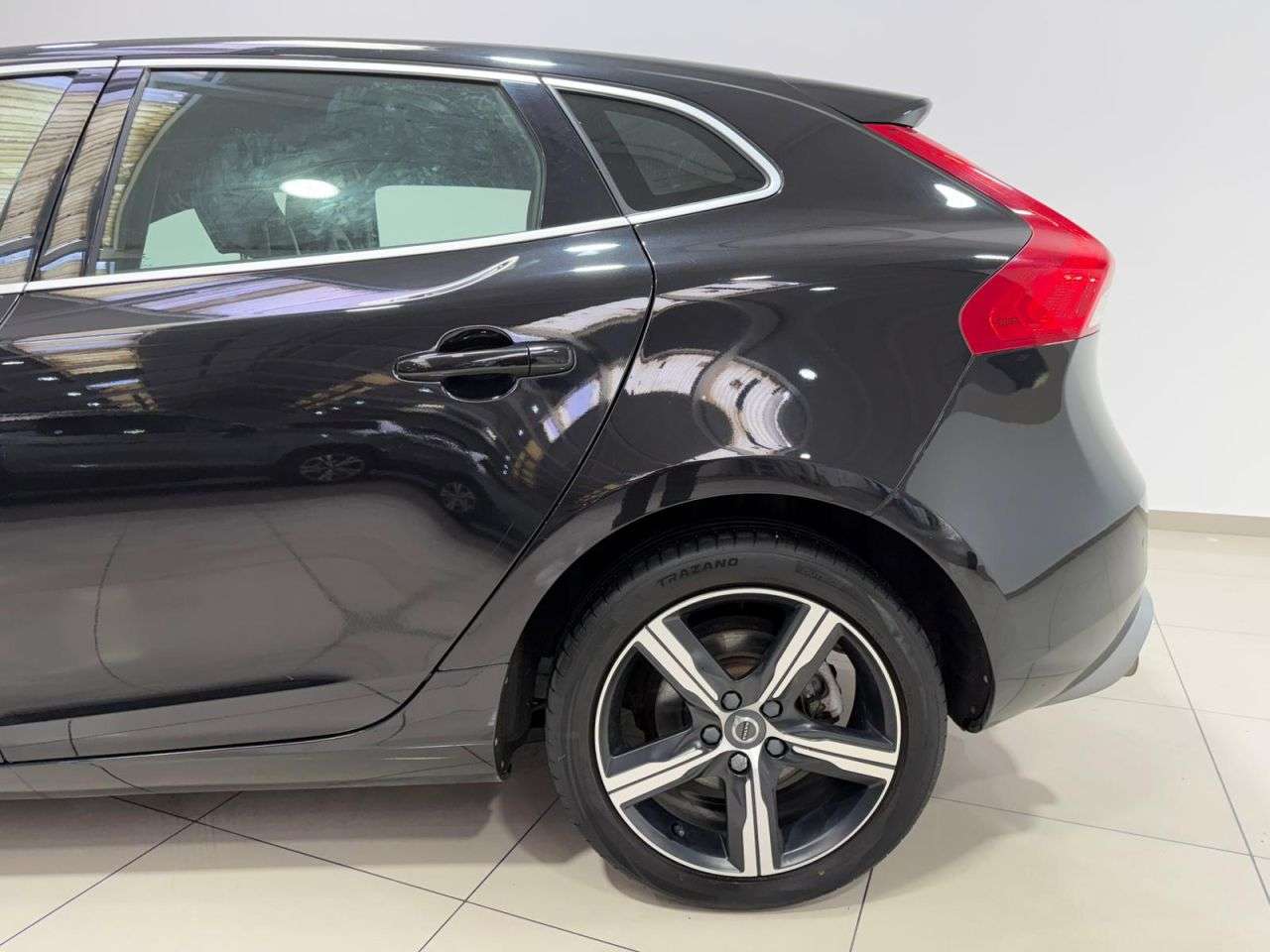 2018 VOLVO V40 2018 VOLVO V40