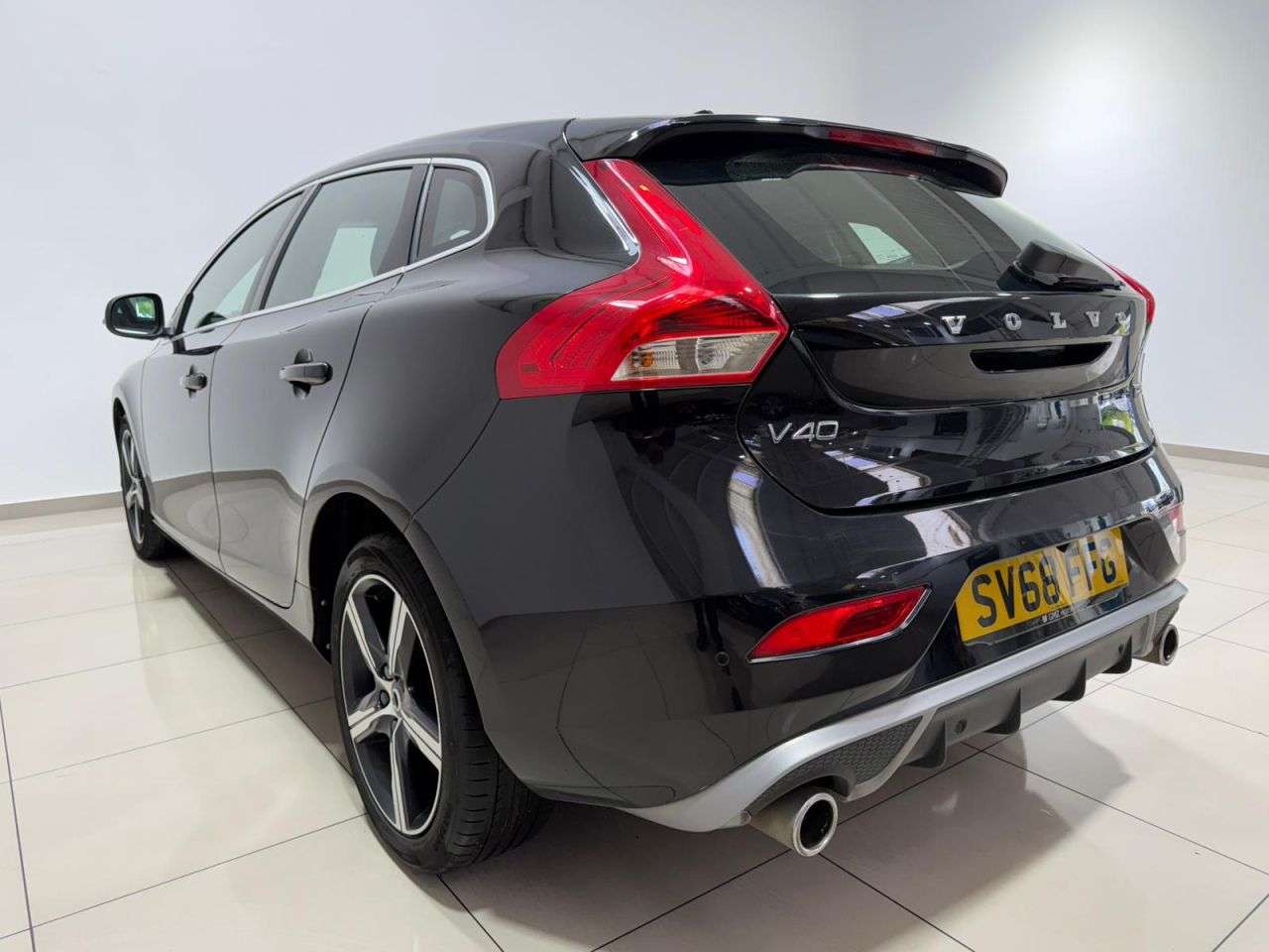 2018 VOLVO V40 2018 VOLVO V40