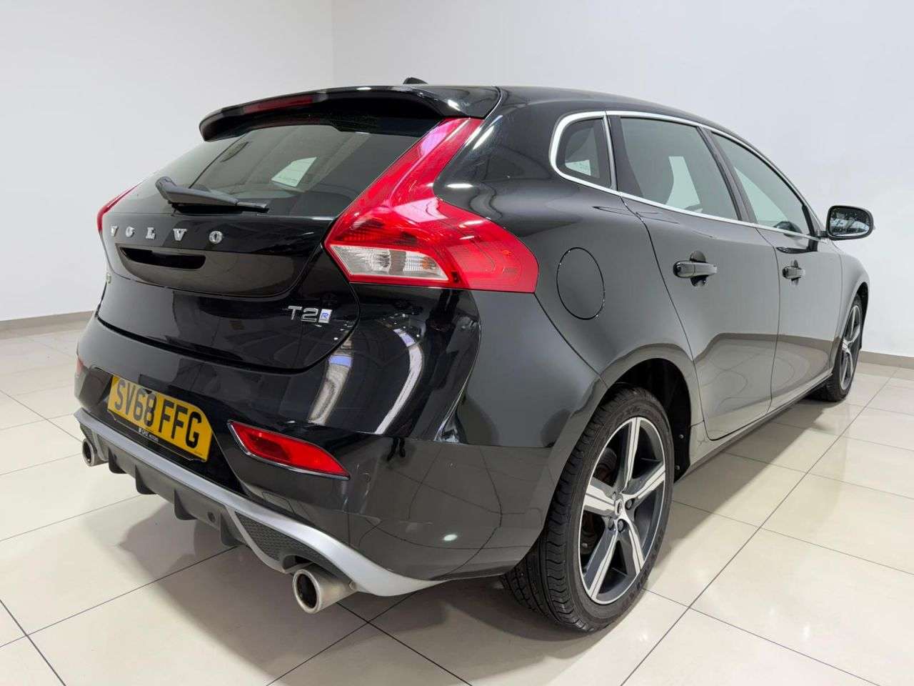 2018 VOLVO V40 2018 VOLVO V40
