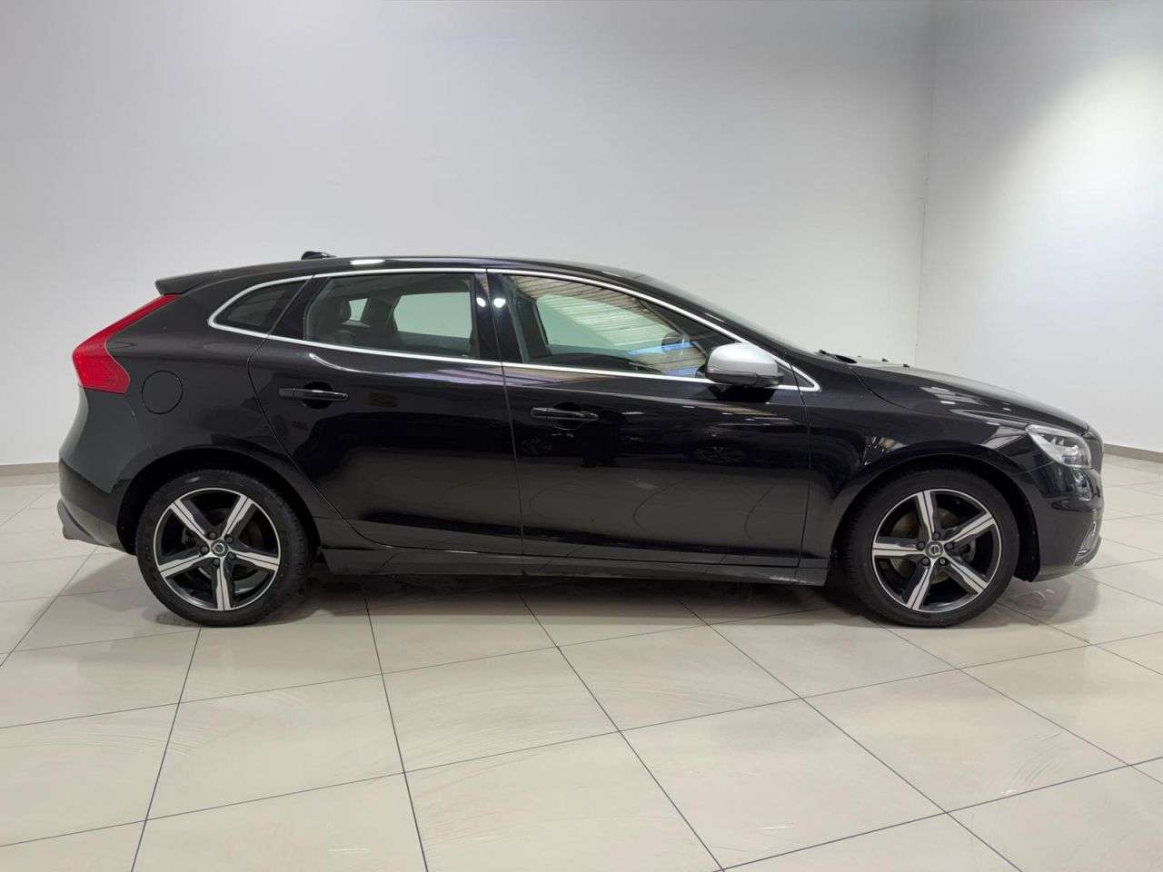 2018 VOLVO V40 2018 VOLVO V40