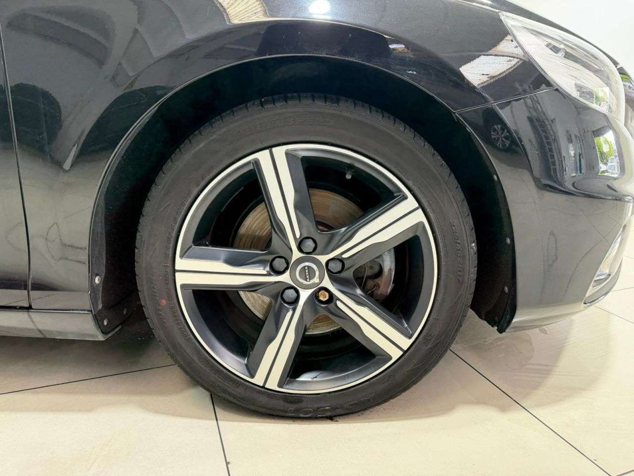 2018 VOLVO V40 2018 VOLVO V40