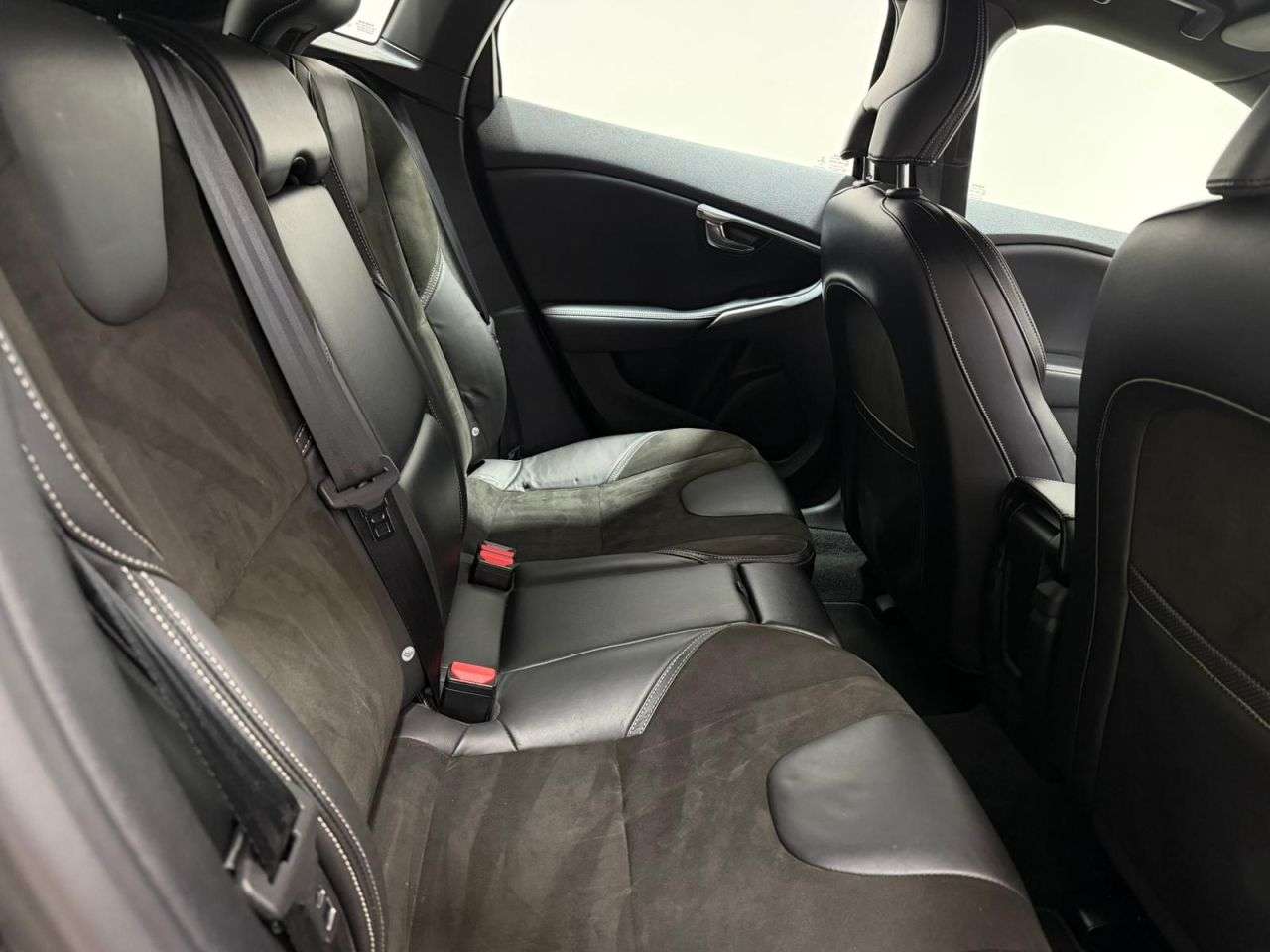 2018 VOLVO V40 2018 VOLVO V40