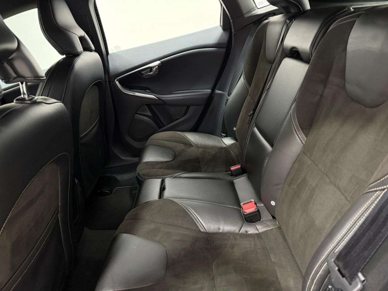 2018 VOLVO V40 2018 VOLVO V40