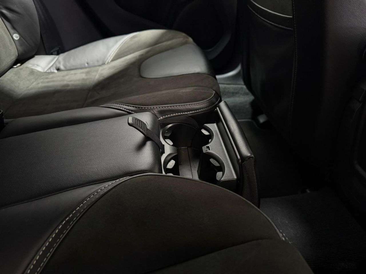 2018 VOLVO V40 2018 VOLVO V40