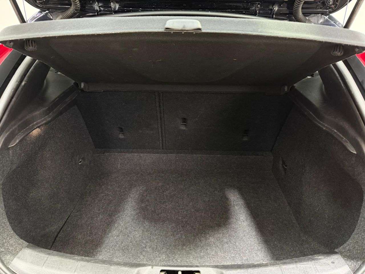 2018 VOLVO V40 2018 VOLVO V40