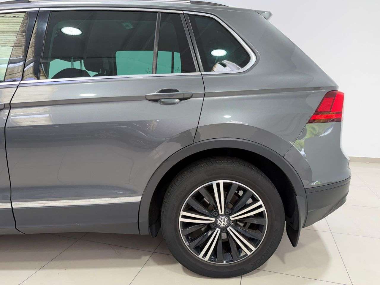 2017 VOLKSWAGEN TIGUAN 2017 VOLKSWAGEN TIGUAN
