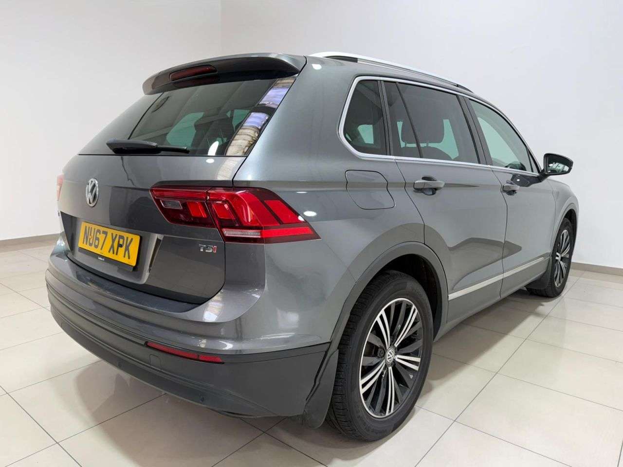 2017 VOLKSWAGEN TIGUAN 2017 VOLKSWAGEN TIGUAN