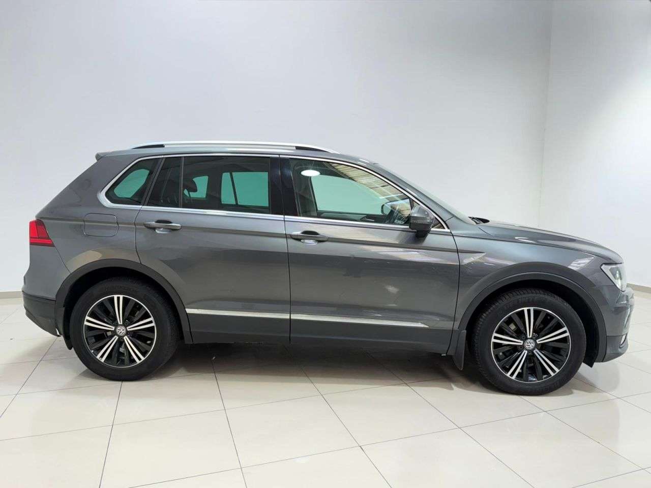 2017 VOLKSWAGEN TIGUAN 2017 VOLKSWAGEN TIGUAN