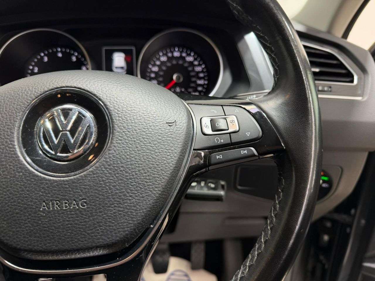 2017 VOLKSWAGEN TIGUAN 2017 VOLKSWAGEN TIGUAN