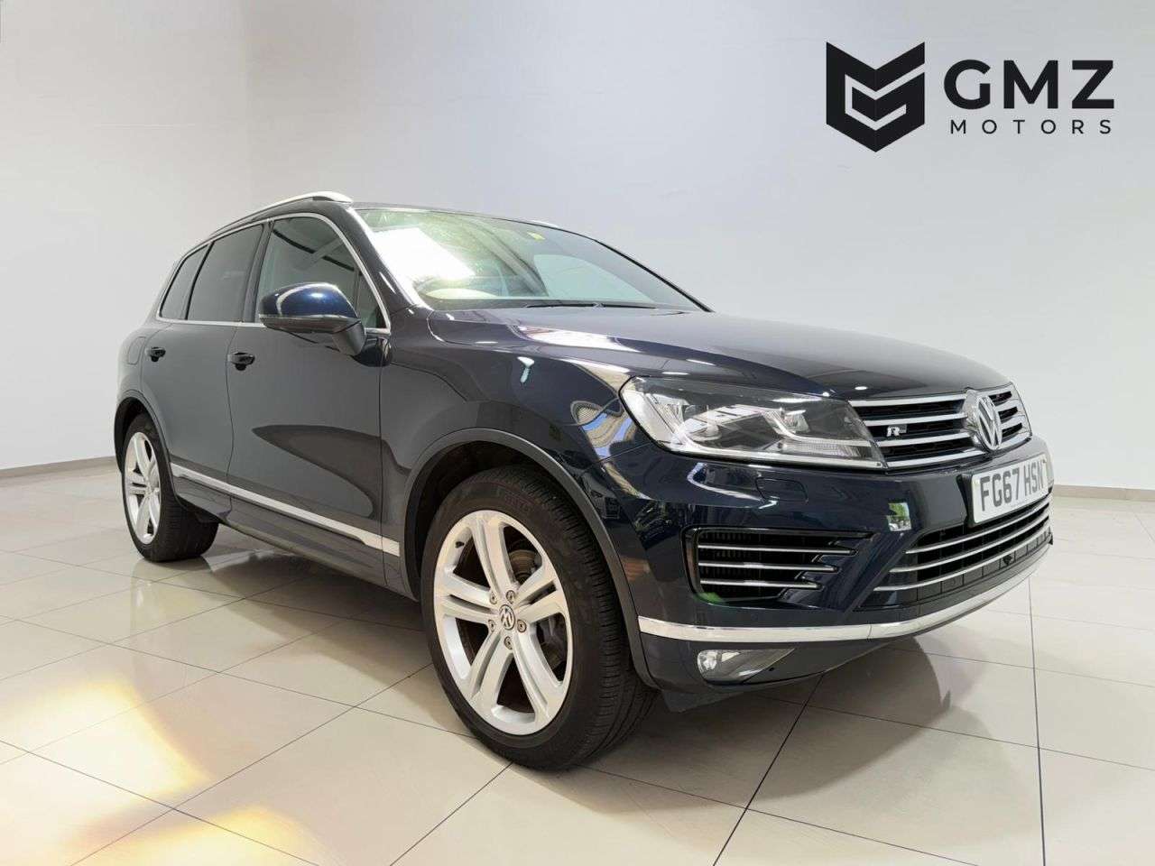 A 2017 VOLKSWAGEN TOUAREG 3.0 TDI V6 R-Line Plus SUV 5dr Diesel Tiptronic 4WD Euro 6 (s/s) (262 ps) N A 2017 VOLKSWAGEN TOUAREG 3.0 TDI V6 R-Line Plus SUV 5dr Diesel Tiptronic 4WD Euro 6 (s/s) (262 ps) N