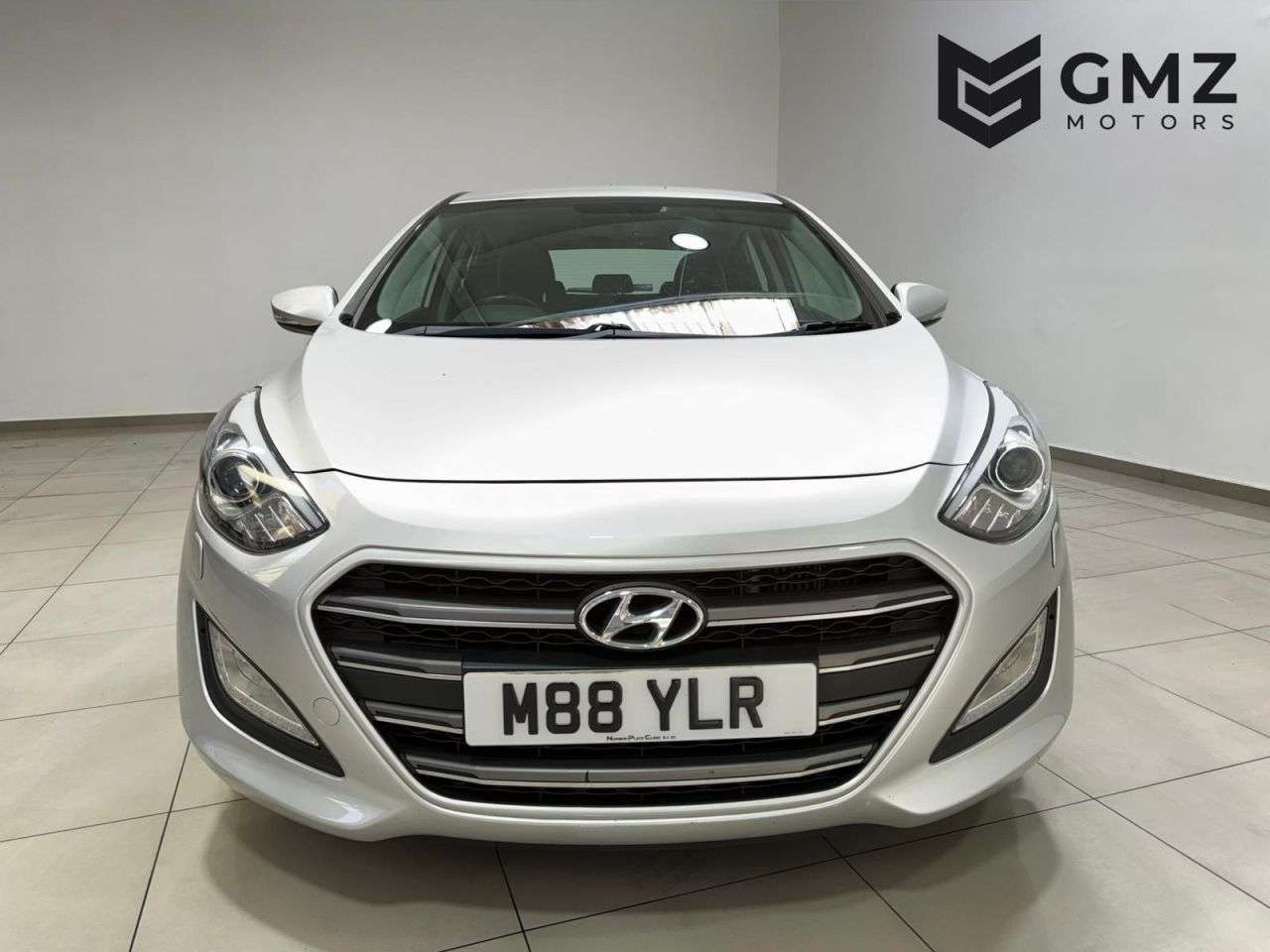 A 2017 HYUNDAI I30 1.6 CRDi Blue Drive Premium Hatchback 5dr Diesel Manual Euro 6 (s/s) (136 p A 2017 HYUNDAI I30 1.6 CRDi Blue Drive Premium Hatchback 5dr Diesel Manual Euro 6 (s/s) (136 p