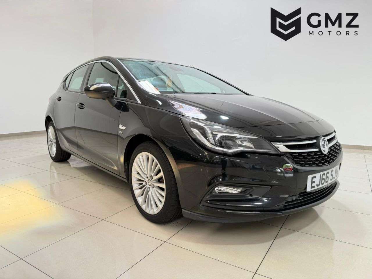 A 2016 VAUXHALL ASTRA 1.6 CDTi BlueInjection Elite Nav Hatchback 5dr Diesel Auto Euro 6 (136 ps) A 2016 VAUXHALL ASTRA 1.6 CDTi BlueInjection Elite Nav Hatchback 5dr Diesel Auto Euro 6 (136 ps)