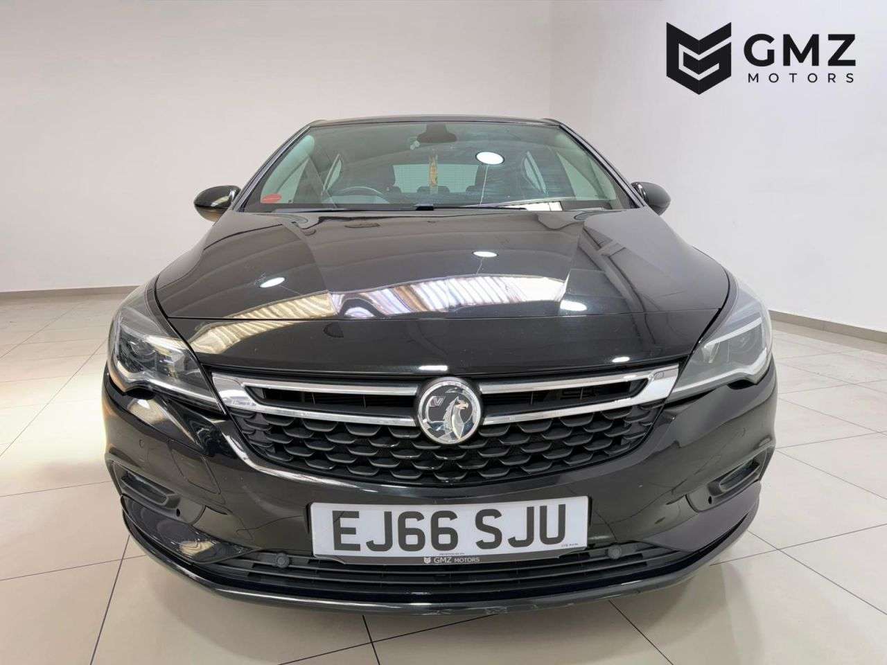 A 2016 VAUXHALL ASTRA 1.6 CDTi BlueInjection Elite Nav Hatchback 5dr Diesel Auto Euro 6 (136 ps) A 2016 VAUXHALL ASTRA 1.6 CDTi BlueInjection Elite Nav Hatchback 5dr Diesel Auto Euro 6 (136 ps)