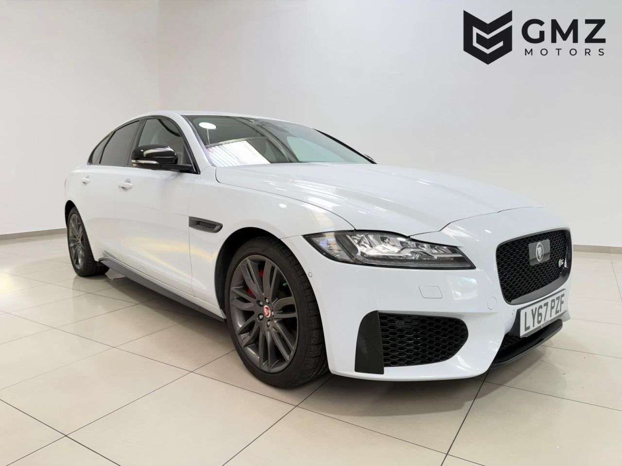A 2017 JAGUAR XF 3.0d V6 S Saloon 4dr Diesel Auto Euro 6 (s/s) (300 ps) NATIONWIDE DELIVERY A 2017 JAGUAR XF 3.0d V6 S Saloon 4dr Diesel Auto Euro 6 (s/s) (300 ps) NATIONWIDE DELIVERY
