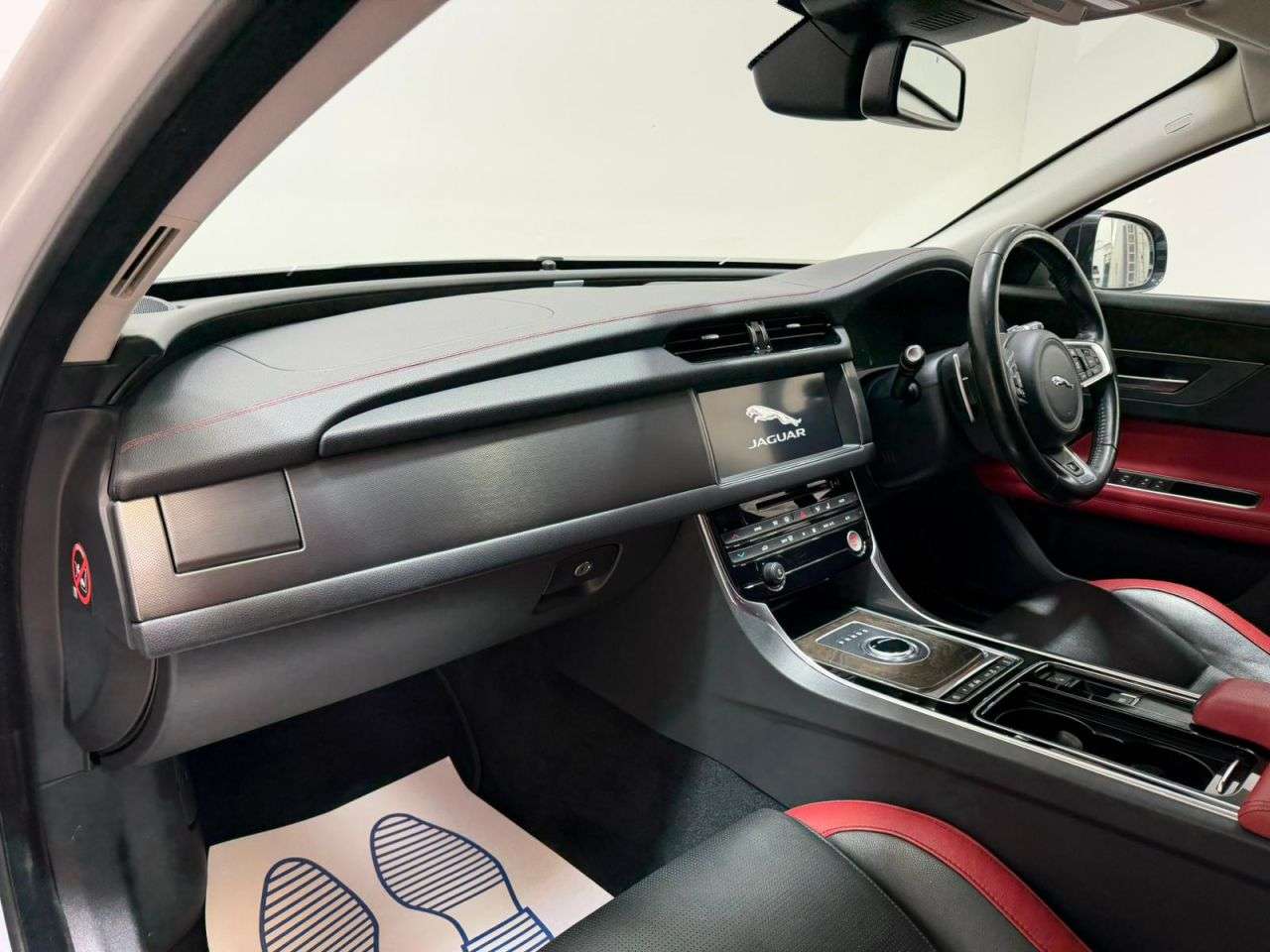 2017 JAGUAR XF 2017 JAGUAR XF