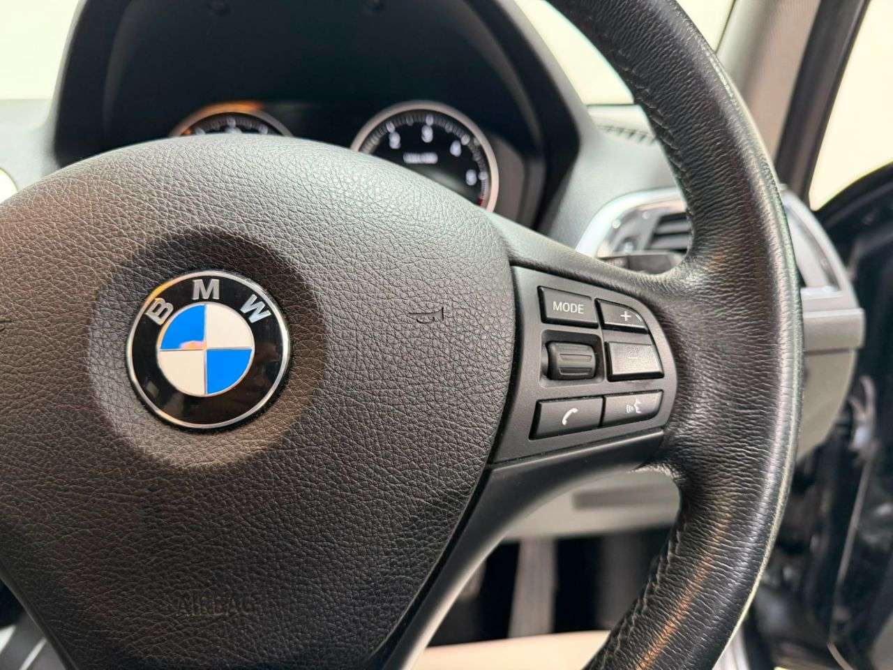 2017 BMW 1 SERIES 2017 BMW 1 SERIES