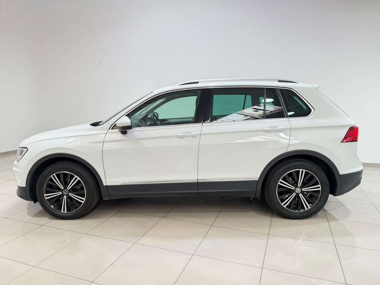 2018 VOLKSWAGEN TIGUAN 2018 VOLKSWAGEN TIGUAN