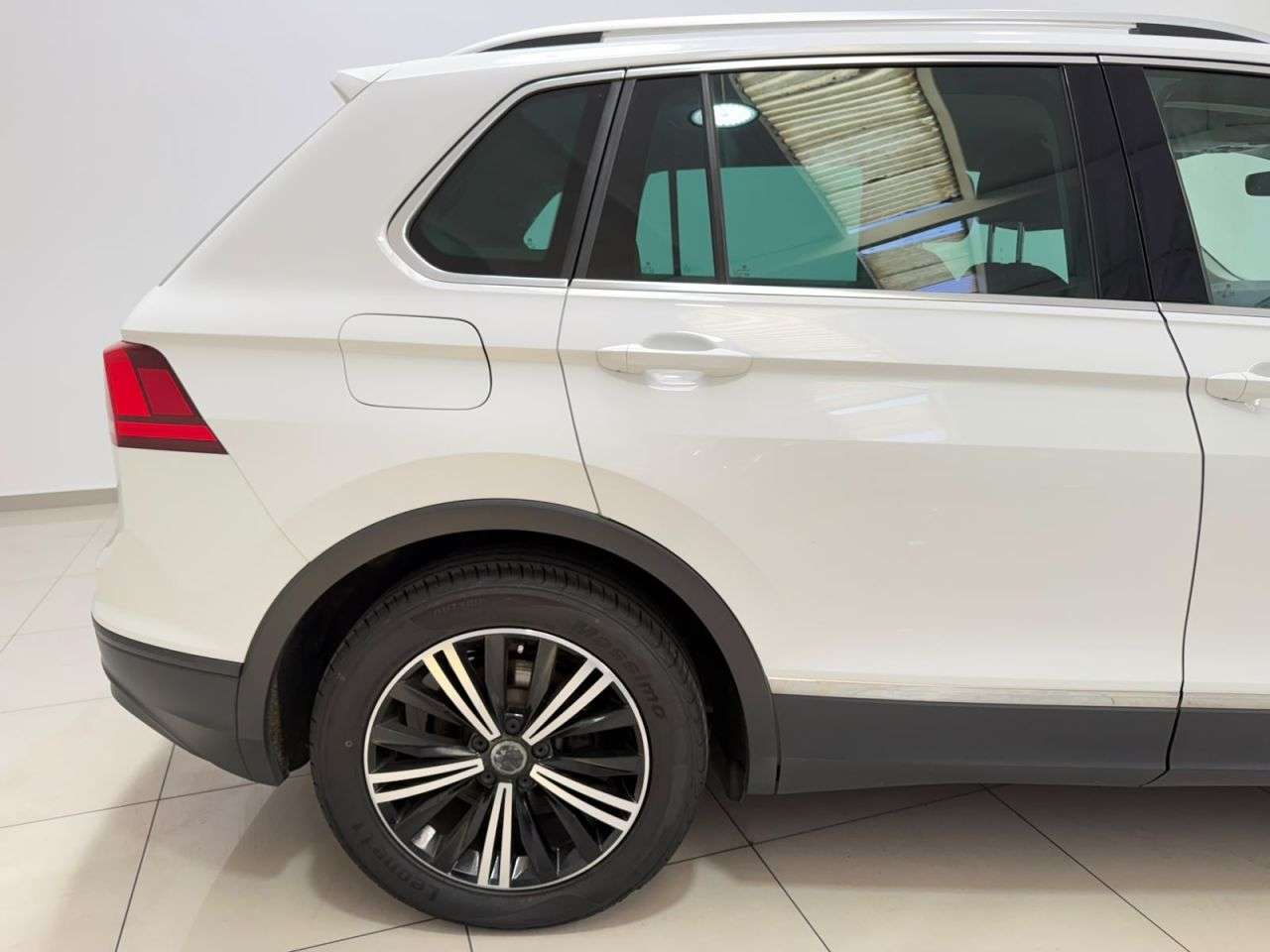 2018 VOLKSWAGEN TIGUAN 2018 VOLKSWAGEN TIGUAN