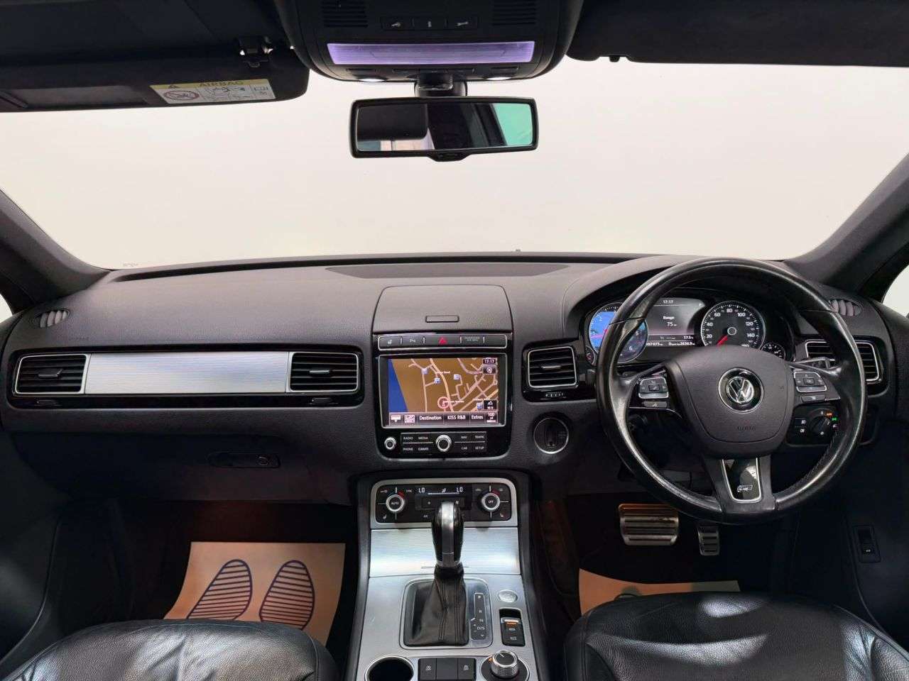 A 2016 VOLKSWAGEN TOUAREG 3.0 TDI V6 BlueMotion Tech R-Line SUV 5dr Diesel Tiptronic 4WD Euro 6 (s/s) A 2016 VOLKSWAGEN TOUAREG 3.0 TDI V6 BlueMotion Tech R-Line SUV 5dr Diesel Tiptronic 4WD Euro 6 (s/s)