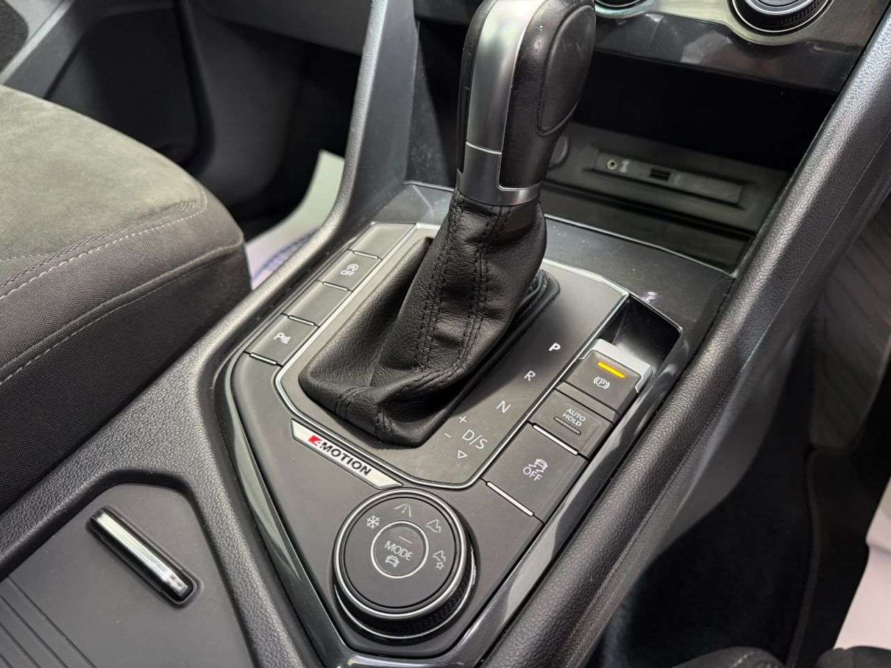2017 VOLKSWAGEN TIGUAN 2017 VOLKSWAGEN TIGUAN