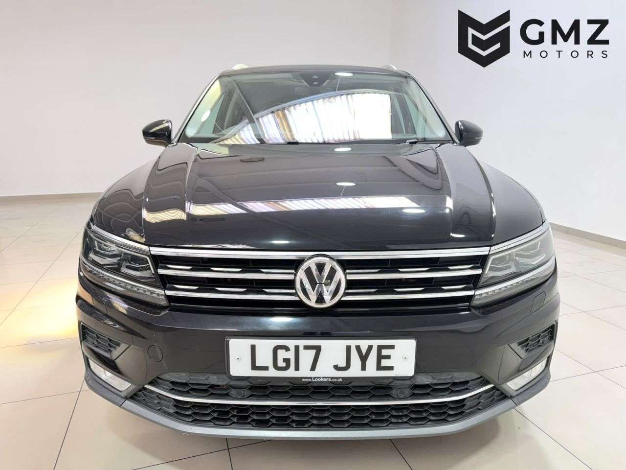 A 2017 VOLKSWAGEN TIGUAN 2.0 TDI BlueMotion Tech SEL SUV 5dr Diesel DSG 4Motion Euro 6 (s/s) (190 ps A 2017 VOLKSWAGEN TIGUAN 2.0 TDI BlueMotion Tech SEL SUV 5dr Diesel DSG 4Motion Euro 6 (s/s) (190 ps