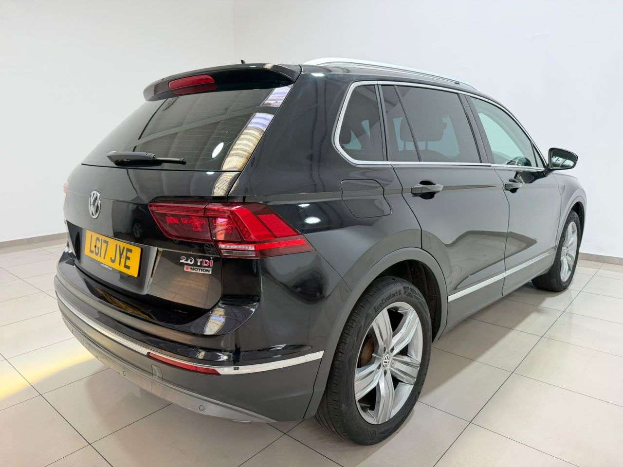 2017 VOLKSWAGEN TIGUAN 2017 VOLKSWAGEN TIGUAN