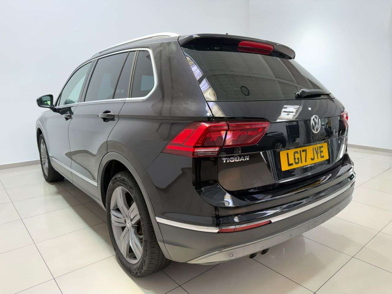 2017 VOLKSWAGEN TIGUAN 2017 VOLKSWAGEN TIGUAN