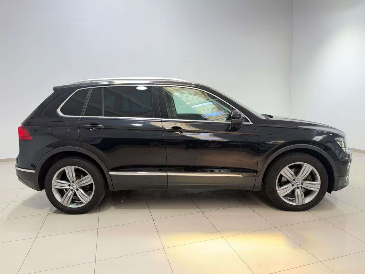 2017 VOLKSWAGEN TIGUAN 2017 VOLKSWAGEN TIGUAN