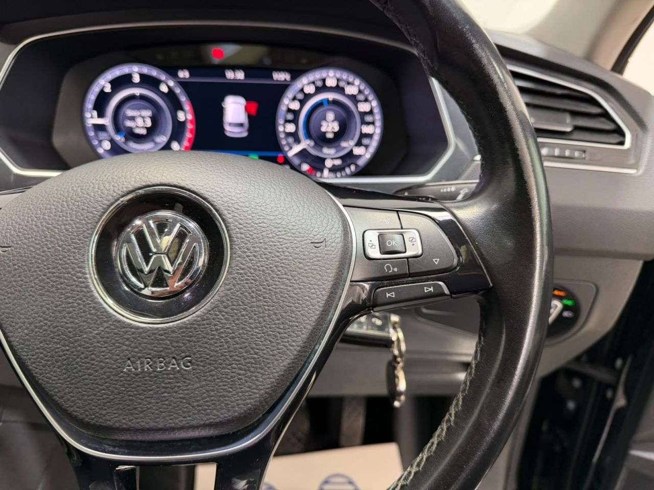 2017 VOLKSWAGEN TIGUAN 2017 VOLKSWAGEN TIGUAN
