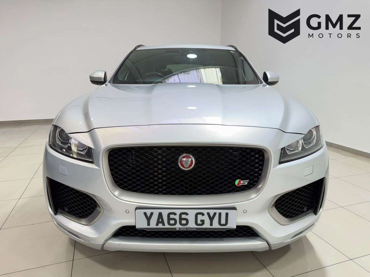 A 2016 JAGUAR F-PACE 3.0 D300 V6 S SUV 5dr Diesel Auto AWD Euro 6 (s/s) (300 ps) NATIONWIDE DELI A 2016 JAGUAR F-PACE 3.0 D300 V6 S SUV 5dr Diesel Auto AWD Euro 6 (s/s) (300 ps) NATIONWIDE DELI