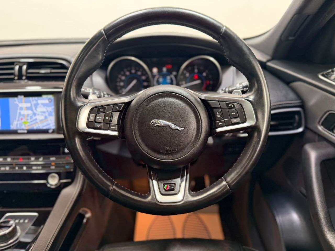 2016 JAGUAR F-PACE 2016 JAGUAR F-PACE