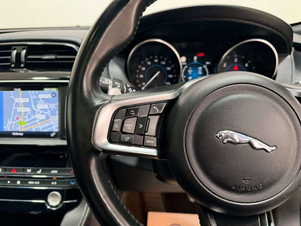 2016 JAGUAR F-PACE 2016 JAGUAR F-PACE