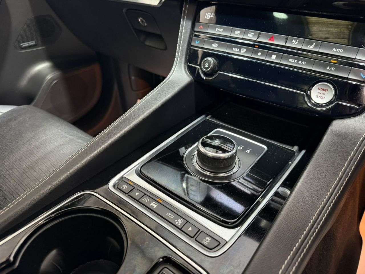 2016 JAGUAR F-PACE 2016 JAGUAR F-PACE
