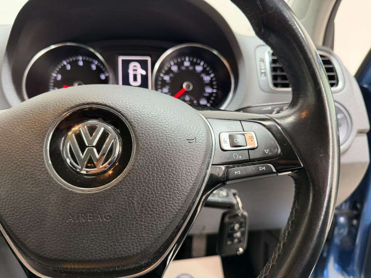 2015 VOLKSWAGEN POLO 2015 VOLKSWAGEN POLO