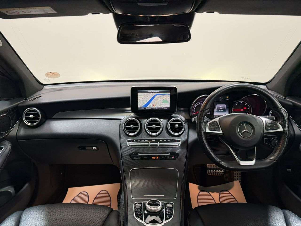 A 2018 MERCEDES GLC-CLASS GLC 220 D 4MATIC AMG LINE PREMIUM A 2018 MERCEDES GLC-CLASS GLC 220 D 4MATIC AMG LINE PREMIUM