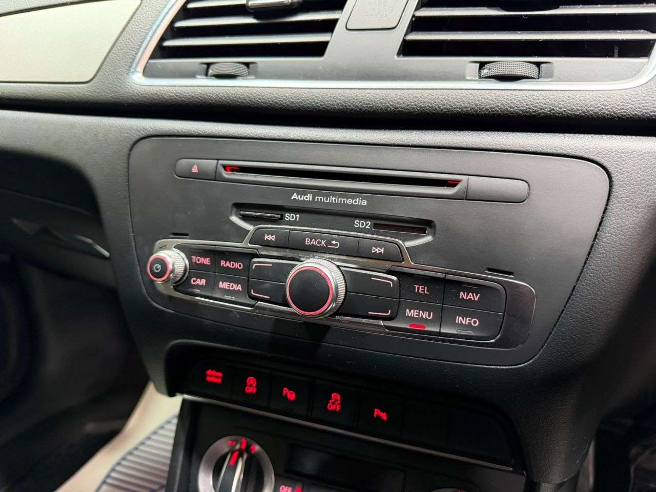 2014 AUDI Q3 2014 AUDI Q3