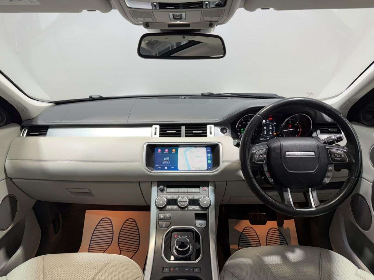 A 2018 LAND ROVER RANGE ROVER EVOQUE 2.0 SD4 Autobiography SUV 5dr Diesel Auto 4WD Euro 6 (s/s) (240 ps) NATIONW A 2018 LAND ROVER RANGE ROVER EVOQUE 2.0 SD4 Autobiography SUV 5dr Diesel Auto 4WD Euro 6 (s/s) (240 ps) NATIONW