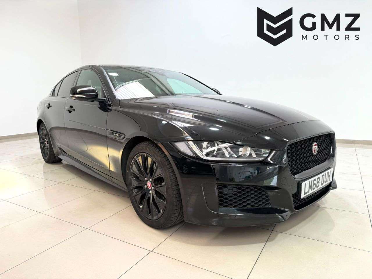 A 2018 JAGUAR XE 2.0i Landmark Saloon 4dr Petrol Auto Euro 6 (s/s) (250 ps) NATIONWIDE DELIV A 2018 JAGUAR XE 2.0i Landmark Saloon 4dr Petrol Auto Euro 6 (s/s) (250 ps) NATIONWIDE DELIV