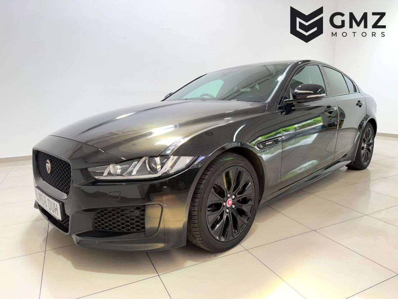 A 2018 JAGUAR XE 2.0i Landmark Saloon 4dr Petrol Auto Euro 6 (s/s) (250 ps) NATIONWIDE DELIV A 2018 JAGUAR XE 2.0i Landmark Saloon 4dr Petrol Auto Euro 6 (s/s) (250 ps) NATIONWIDE DELIV