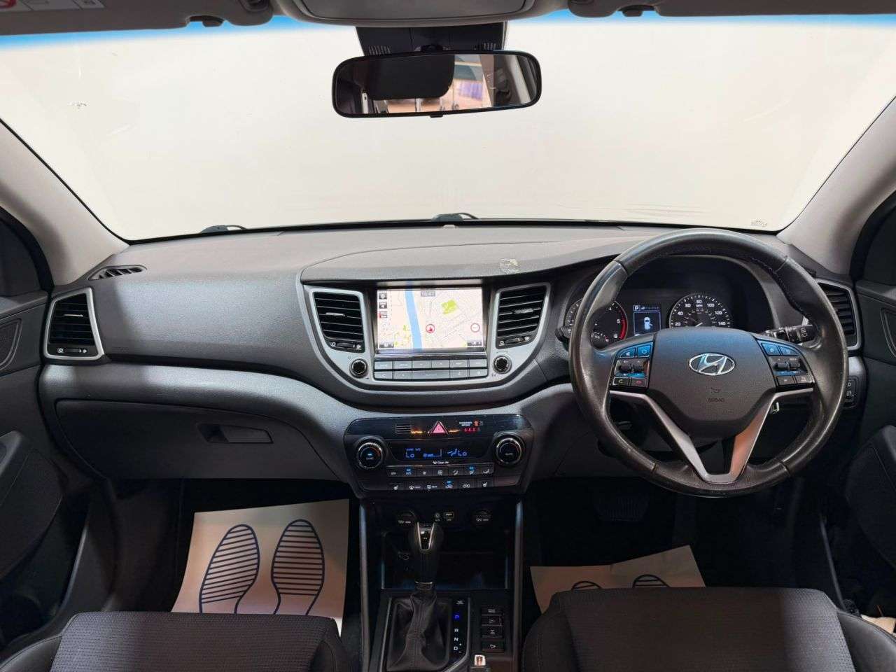 A 2016 HYUNDAI TUCSON 2.0 CRDi SE Nav SUV 5dr Diesel Auto 4WD Euro 6 (136 ps) NATIONWIDE DELIVERY A 2016 HYUNDAI TUCSON 2.0 CRDi SE Nav SUV 5dr Diesel Auto 4WD Euro 6 (136 ps) NATIONWIDE DELIVERY