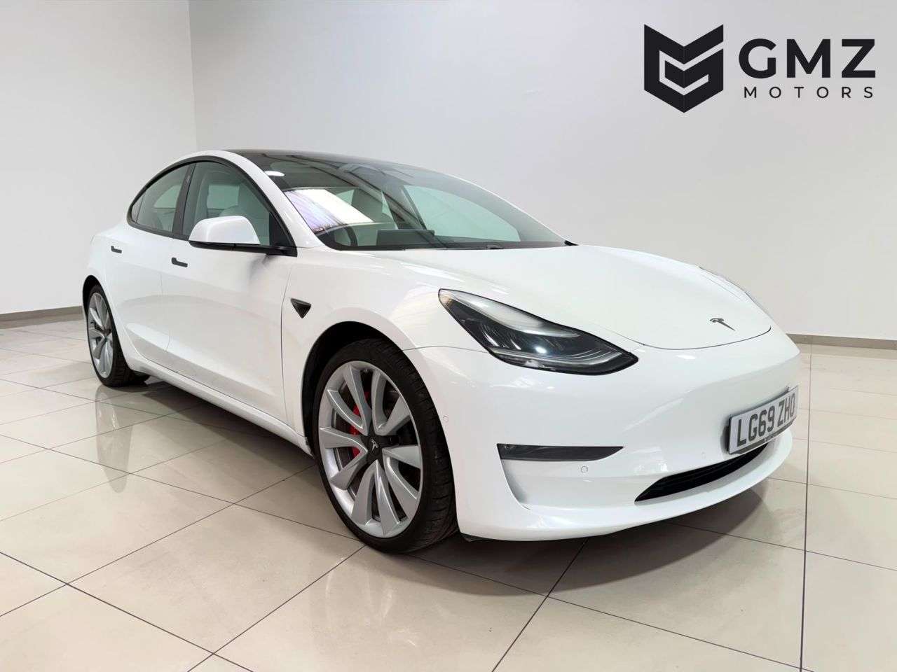 A 2019 TESLA MODEL 3 (Dual Motor) Performance Saloon 4dr Electric Auto 4WDE (Performance Upgrade A 2019 TESLA MODEL 3 (Dual Motor) Performance Saloon 4dr Electric Auto 4WDE (Performance Upgrade