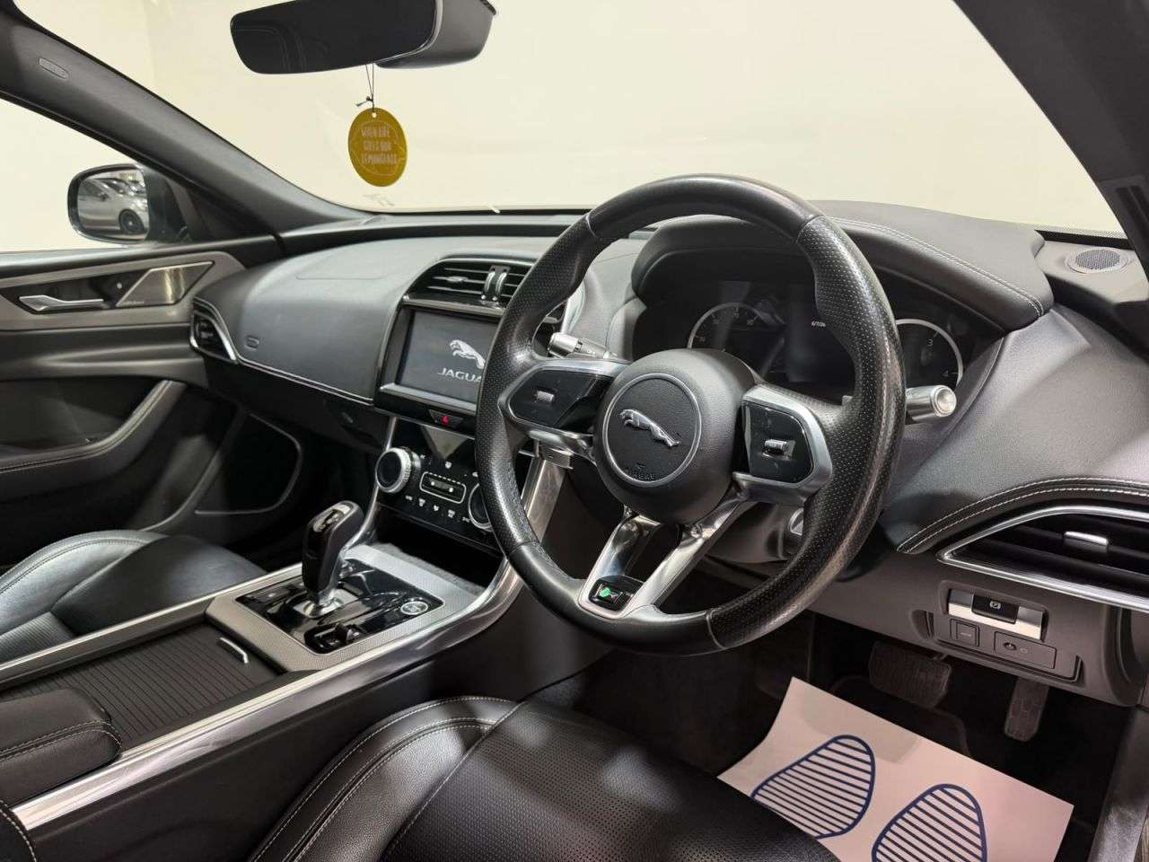 2019 JAGUAR XE 2019 JAGUAR XE