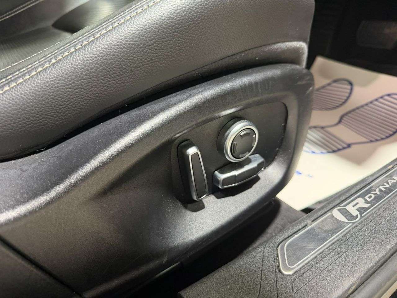 2019 JAGUAR XE 2019 JAGUAR XE