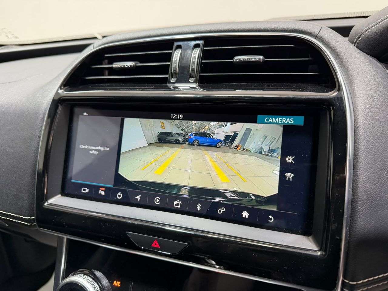 2019 JAGUAR XE 2019 JAGUAR XE