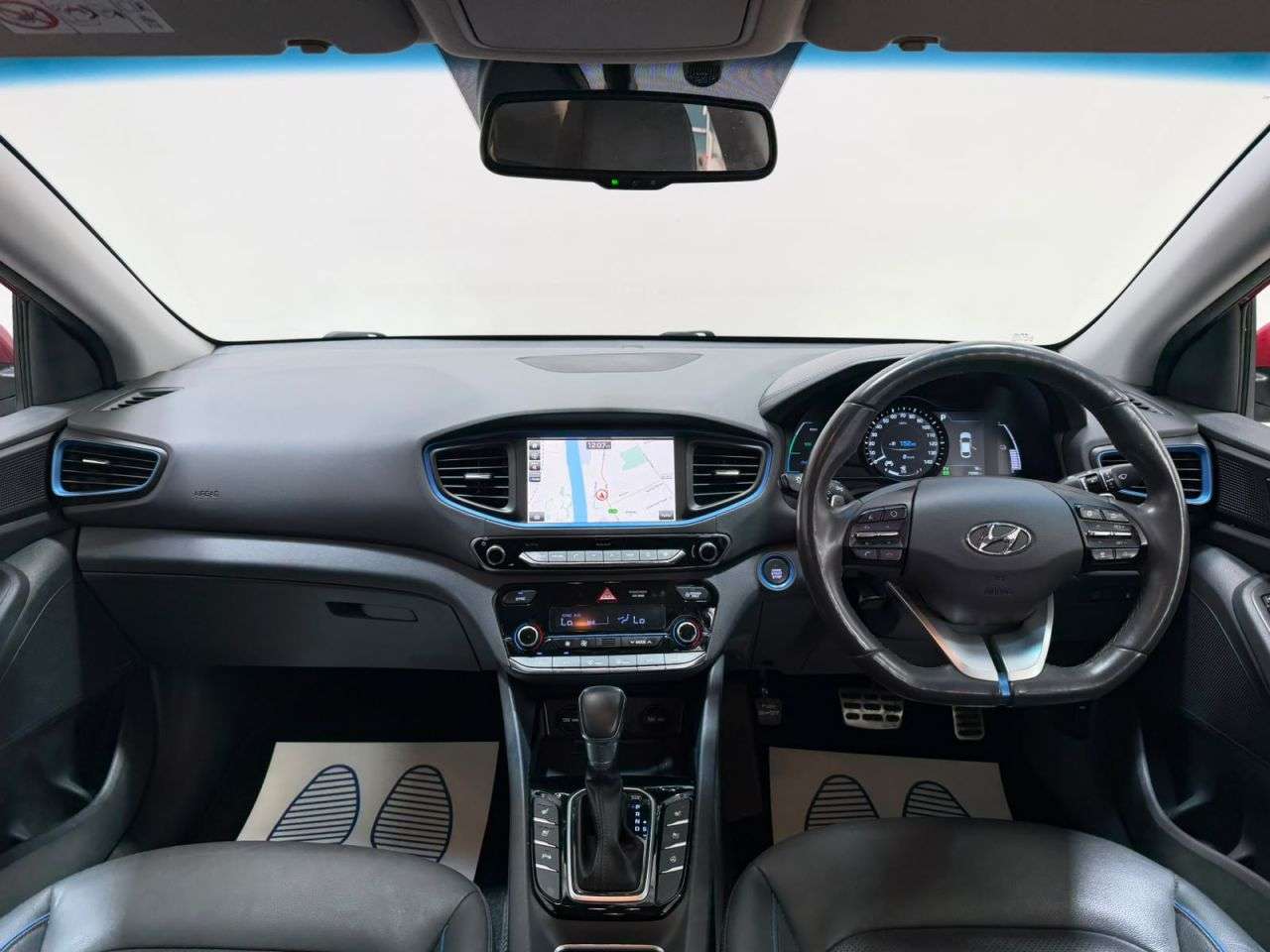 A 2019 HYUNDAI IONIQ 1.6 h-GDi GPF Premium SE Hatchback 5dr Petrol Hybrid DCT Euro 6 (s/s) (141 A 2019 HYUNDAI IONIQ 1.6 h-GDi GPF Premium SE Hatchback 5dr Petrol Hybrid DCT Euro 6 (s/s) (141