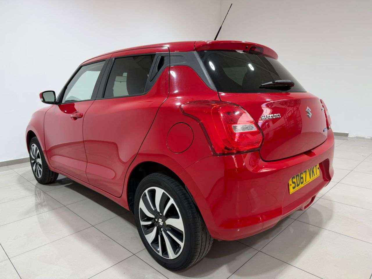 2017 SUZUKI SWIFT 2017 SUZUKI SWIFT
