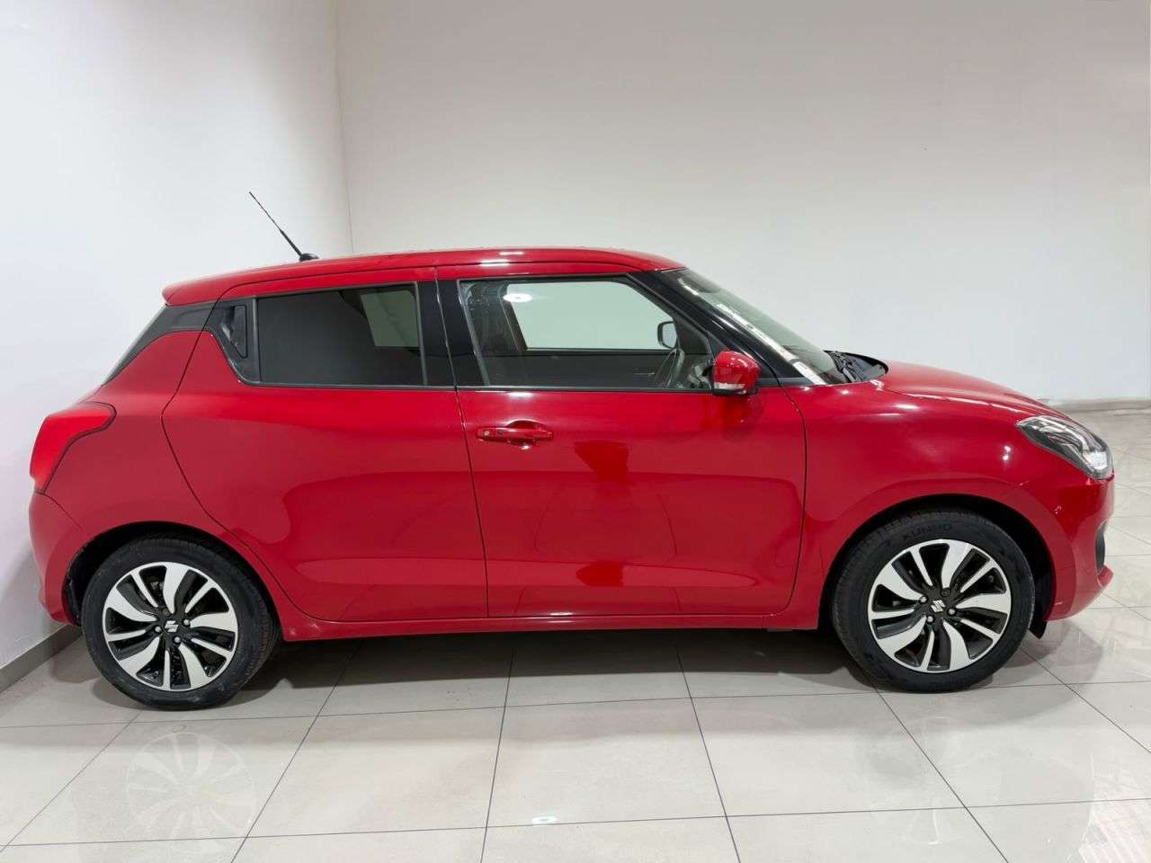 2017 SUZUKI SWIFT 2017 SUZUKI SWIFT
